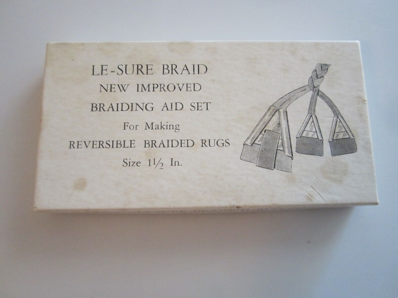 Le-sure Braid New Improved Braiding Aid Set For Making Braided Rugs 1 1/2" Used